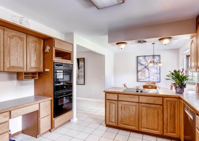2430 S Chase Lane Lakewood CO-large-010-16-Kitchen-1500x1000-72dpi
