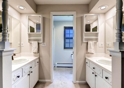 2430 S Chase Lane Lakewood CO-large-015-9-2nd Floor Master Bathroom-1500x1000-72dpi
